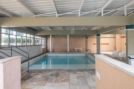 Apartamento à venda com 178m², 3 quartos e 2 vagas Apartamento à venda com 178m², 3 quartos e 2 vagasPiscina