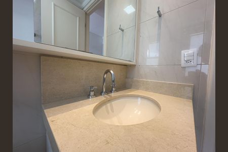 Apartamento à venda com 250m², 4 quartos e 4 vagasBanheiro Suíte 3