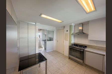 Apartamento à venda com 250m², 4 quartos e 4 vagasCozinha