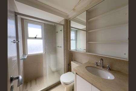 Apartamento à venda com 250m², 4 quartos e 4 vagasBanheiro Suíte 2