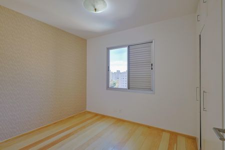 Apartamento à venda com 130m², 3 quartos e 2 vagas Apartamento à venda com 130m², 3 quartos e 2 vagasQuarto 2
