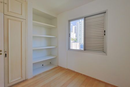 Apartamento à venda com 130m², 3 quartos e 2 vagas Apartamento à venda com 130m², 3 quartos e 2 vagasQuarto 1