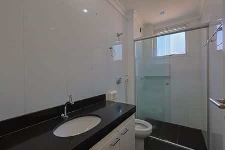 Apartamento à venda com 130m², 3 quartos e 2 vagas Apartamento à venda com 130m², 3 quartos e 2 vagasBanheiro da Suíte