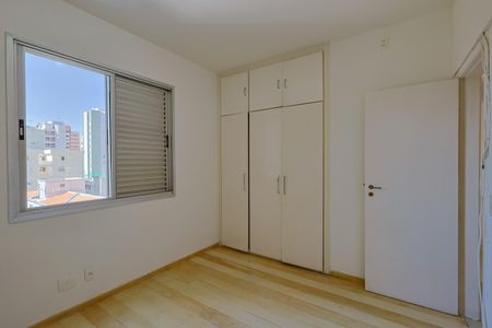 Apartamento à venda com 130m², 3 quartos e 2 vagas Apartamento à venda com 130m², 3 quartos e 2 vagasQuarto 2