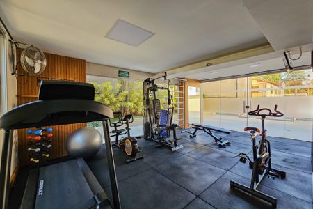 Apartamento à venda com 130m², 3 quartos e 2 vagas Apartamento à venda com 130m², 3 quartos e 2 vagasÁrea comum - Academia