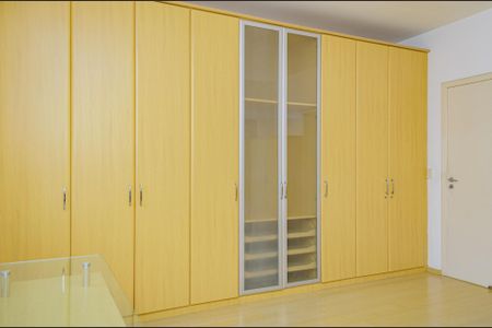 Apartamento para alugar com 274m², 3 quartos e 2 vagasSuíte