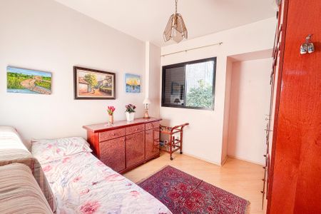 Apartamento à venda com 101m², 3 quartos e 2 vagasQuarto 2