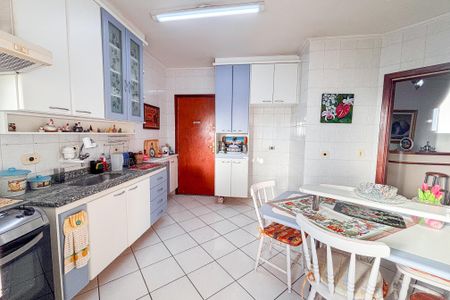 Apartamento à venda com 101m², 3 quartos e 2 vagasCozinha