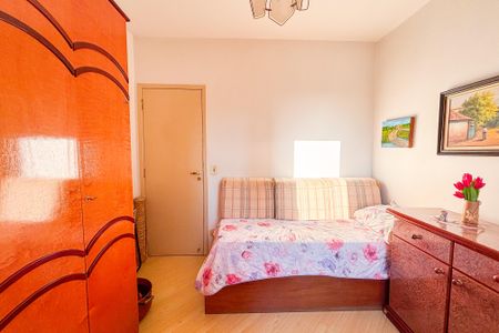 Apartamento à venda com 101m², 3 quartos e 2 vagasQuarto 2