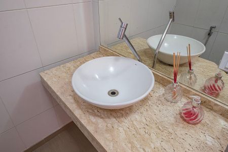 Apartamento à venda com 88m², 3 quartos e 1 vaga Apartamento à venda com 88m², 3 quartos e 1 vagaBanheiro Social