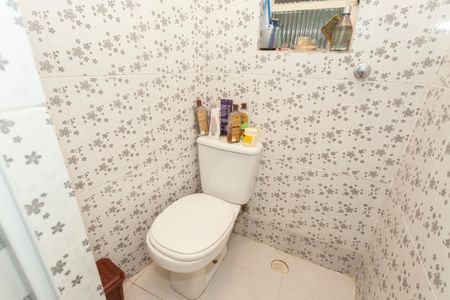 Casa à venda com 85m², 2 quartos e 2 vagasEdicula /Banheiro