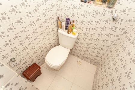 Casa à venda com 85m², 2 quartos e 2 vagasEdicula /Banheiro