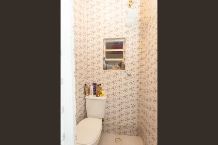 Casa à venda com 85m², 2 quartos e 2 vagasEdicula /Banheiro