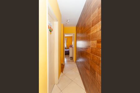 Casa à venda com 85m², 2 quartos e 2 vagasCorredor