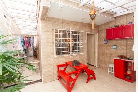 Casa à venda com 85m², 2 quartos e 2 vagasQuintal