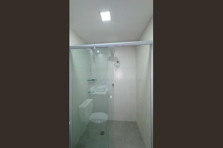 Banheiro de kitnet/studio para alugar com 1 quarto, 26m² em Jardim das Acacias, São Paulo