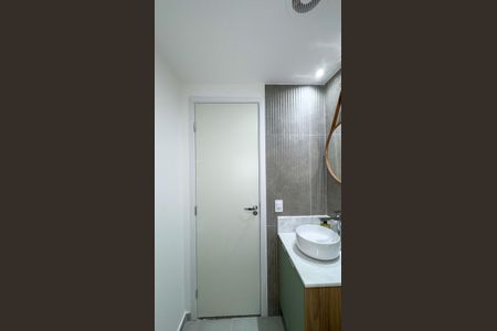 Banheiro de kitnet/studio para alugar com 1 quarto, 26m² em Jardim das Acacias, São Paulo