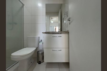 Apartamento à venda com 76m², 3 quartos e 2 vagasBanheiro da Suíte