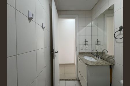 Apartamento à venda com 76m², 3 quartos e 2 vagasBanheiro Social