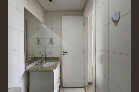Apartamento à venda com 76m², 3 quartos e 2 vagasBanheiro da Suíte