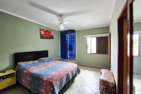 Casa à venda com 286m², 4 quartos e 5 vagasSuíte 1