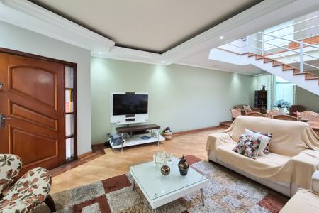 Casa à venda com 286m², 4 quartos e 5 vagasSala