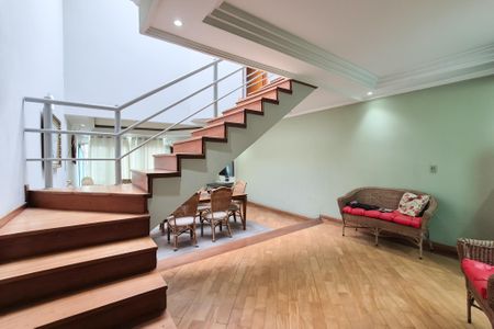 Casa à venda com 286m², 4 quartos e 5 vagasSala