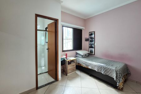 Casa à venda com 286m², 4 quartos e 5 vagasSuíte 2