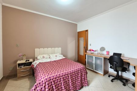 Casa à venda com 286m², 4 quartos e 5 vagasSuíte 3