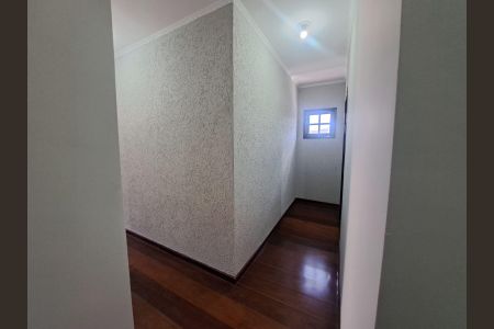 Casa para alugar com 484m², 6 quartos e 4 vagas Casa para alugar com 484m², 6 quartos e 4 vagasCorredor