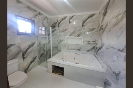 Casa para alugar com 484m², 6 quartos e 4 vagas Casa para alugar com 484m², 6 quartos e 4 vagasBanheiro da Suíte 1