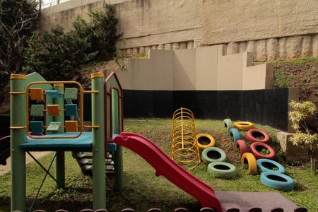 Apartamento para alugar com 64m², 2 quartos e 1 vaga Apartamento para alugar com 64m², 2 quartos e 1 vagaÁrea comum - Playground