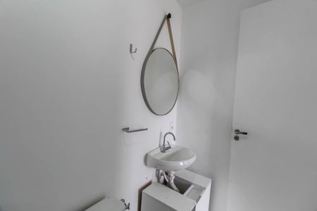 Banheiro de apartamento para alugar com 1 quarto, 27m² em Vila Tolstoi, São Paulo