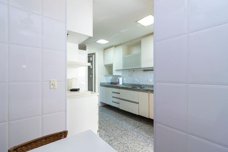 Apartamento à venda com 126m², 3 quartos e 3 vagasCozinha