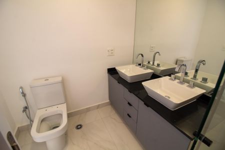 Apartamento para alugar com 140m², 2 quartos e 2 vagas Apartamento para alugar com 140m², 2 quartos e 2 vagasBanheiro da Suíte 2 - Senhora