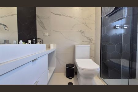 Apartamento à venda com 123m², 2 quartos e 2 vagasBanheiro da suíte