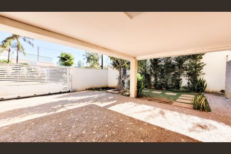 Casa de condomínio à venda com 230m², 4 quartos e 3 vagasGaragem