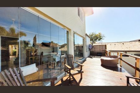 Casa de condomínio à venda com 230m², 4 quartos e 3 vagasÁrea gourmet