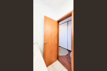 Casa de condomínio à venda com 230m², 4 quartos e 3 vagasBanheiro Suite 2