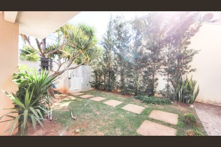 Casa de condomínio à venda com 230m², 4 quartos e 3 vagasJardim