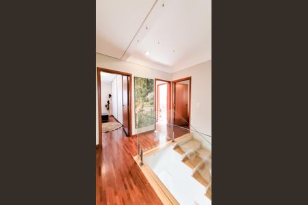 Casa de condomínio à venda com 230m², 4 quartos e 3 vagasCorredor das Suites