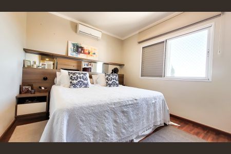 Casa de condomínio à venda com 230m², 4 quartos e 3 vagasSuíte 1