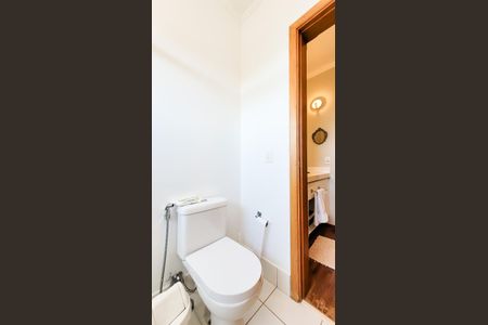 Casa de condomínio à venda com 230m², 4 quartos e 3 vagasBanheiro Suíte 1