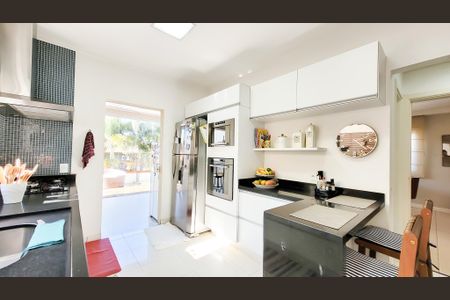 Casa de condomínio à venda com 230m², 4 quartos e 3 vagasCozinha