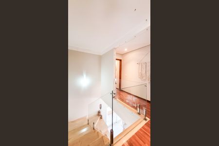 Casa de condomínio à venda com 230m², 4 quartos e 3 vagasCorredor das Suites