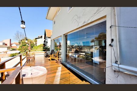 Casa de condomínio à venda com 230m², 4 quartos e 3 vagasÁrea gourmet