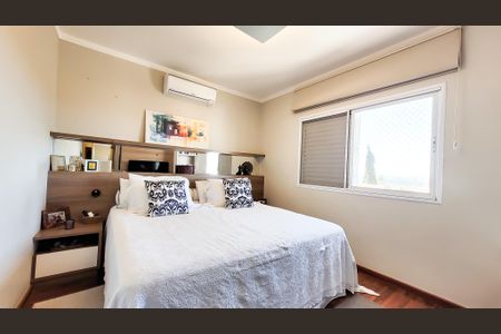 Casa de condomínio à venda com 230m², 4 quartos e 3 vagasSuíte 1