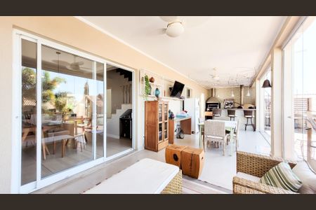 Casa de condomínio à venda com 230m², 4 quartos e 3 vagasÁrea gourmet