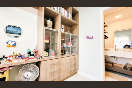 Casa de condomínio à venda com 230m², 4 quartos e 3 vagasSuite 4