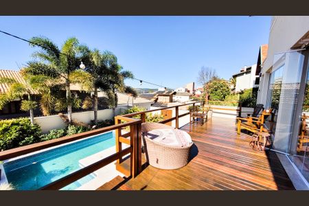 Casa de condomínio à venda com 230m², 4 quartos e 3 vagasÁrea gourmet